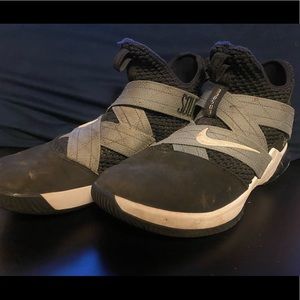 Nike Lebron soldiers
